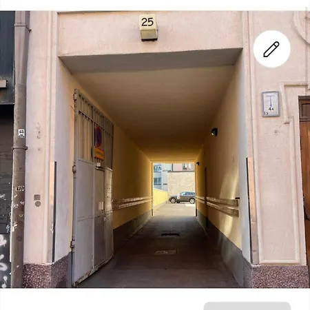 Cozy In The Location At Center Апартаменты *