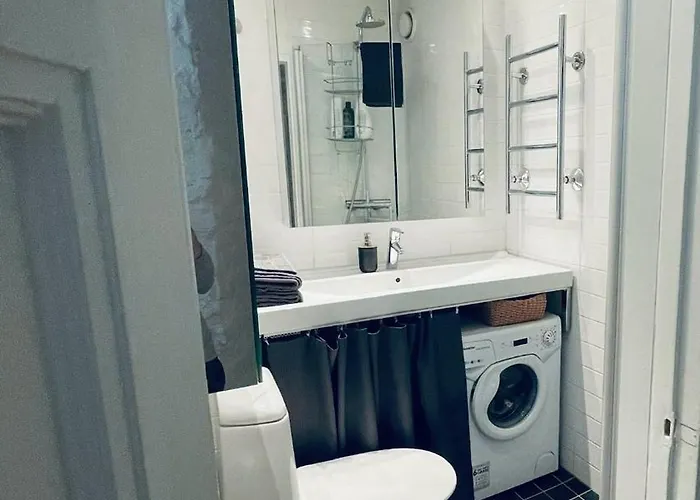 Cozy In The Location At Center